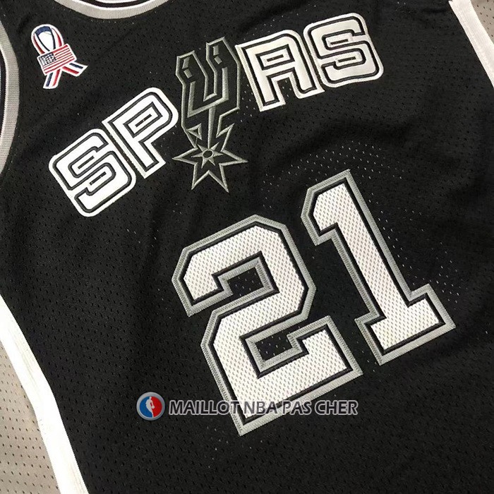 Maillot San Antonio Spurs Tim Duncan Mitchell & Ness 2001-02 noir